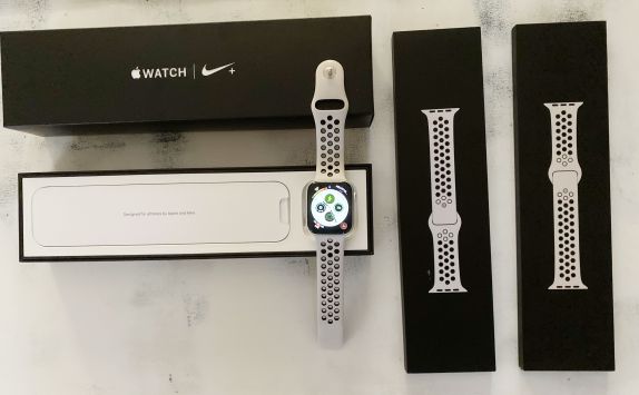 Apple Watch 44mm. Series Nike+ GPS   *COMO NUEVO*
