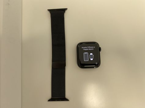 Apple Watch 4 series (GPS+CEL) Stainless Steel Case Milanese Loop 44mm.