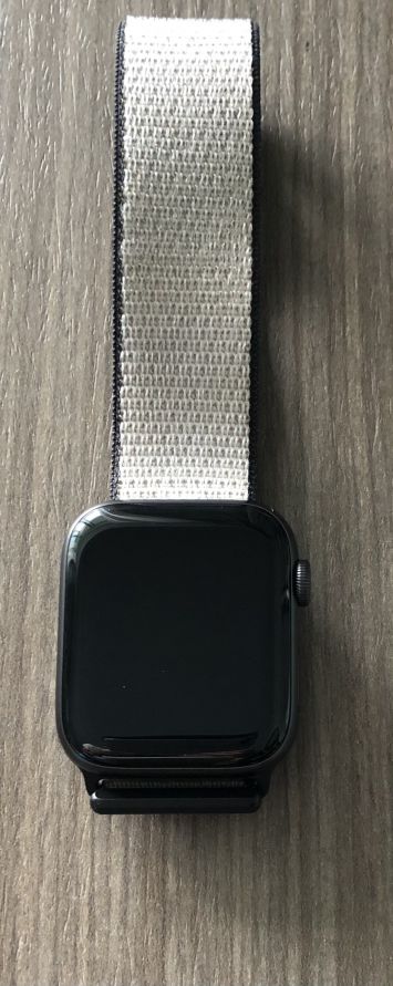 Apple Watch Series 5 GPS 44mm, Space Gray Aluminum Case, Anchor Gray Sport Loop