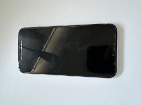 vender-iphone-iphone-11-apple-segunda-mano-20240530104045-11