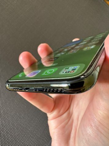 iPhone 11 Pro Verde en estado impecable