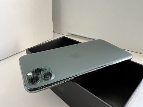 iPhone 11 Pro Max 64 gb verde 85% batería como nuevo