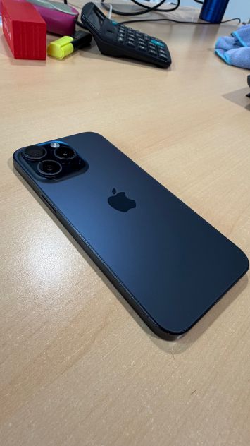 vender-iphone-iphone-15-pro-y-iphone-15-pro-max-apple-segunda-mano-1485620260309193028-6