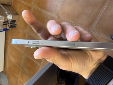 vender-iphone-iphone-15-pro-y-iphone-15-pro-max-apple-segunda-mano-19383295520260413103339-13