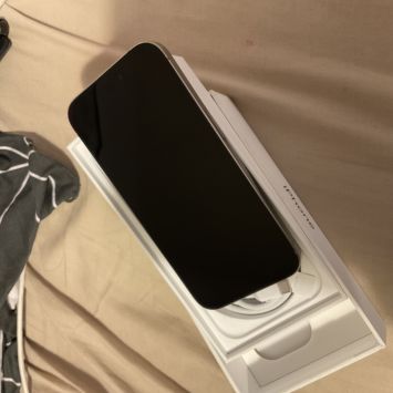 vender-iphone-iphone-15-pro-y-iphone-15-pro-max-apple-segunda-mano-20241221080209-11