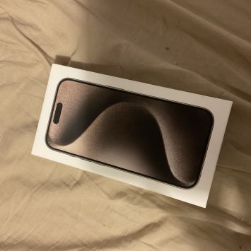 vender-iphone-iphone-15-pro-y-iphone-15-pro-max-apple-segunda-mano-20241221080209-12