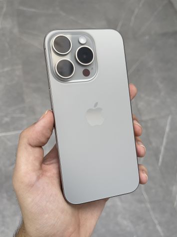 vender-iphone-iphone-15-pro-y-iphone-15-pro-max-apple-segunda-mano-20250926103039-1