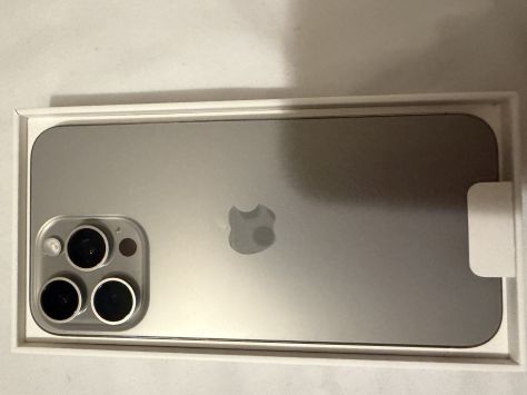 vender-iphone-iphone-15-pro-y-iphone-15-pro-max-apple-segunda-mano-20251219180831-13