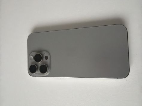vender-iphone-iphone-15-pro-y-iphone-15-pro-max-apple-segunda-mano-20251220142406-11
