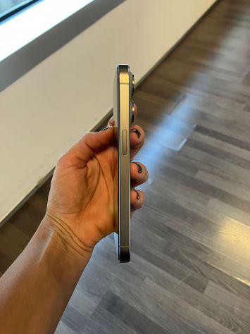vender-iphone-iphone-15-pro-y-iphone-15-pro-max-apple-segunda-mano-20260108154824-13
