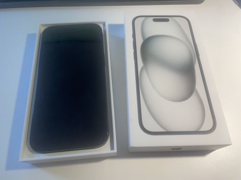 IPHONE 15 BLACK 256GB MTP63QL/A SIN USAR - MOVISTAR