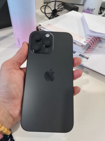 vender-iphone-iphone-16-pro-y-iphone-16-pro-max-apple-segunda-mano-1783720260305105314-11