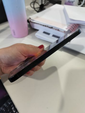 vender-iphone-iphone-16-pro-y-iphone-16-pro-max-apple-segunda-mano-1783720260305105314-12