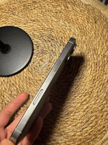 vender-iphone-iphone-16-pro-y-iphone-16-pro-max-apple-segunda-mano-19382784420260124151100-14