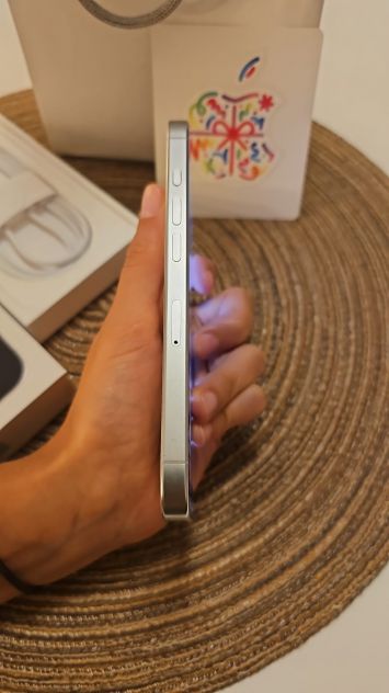 vender-iphone-iphone-16-pro-y-iphone-16-pro-max-apple-segunda-mano-19383499520260917181606-5