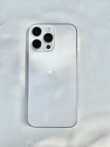 vender-iphone-iphone-16-pro-y-iphone-16-pro-max-apple-segunda-mano-20250821145748-11
