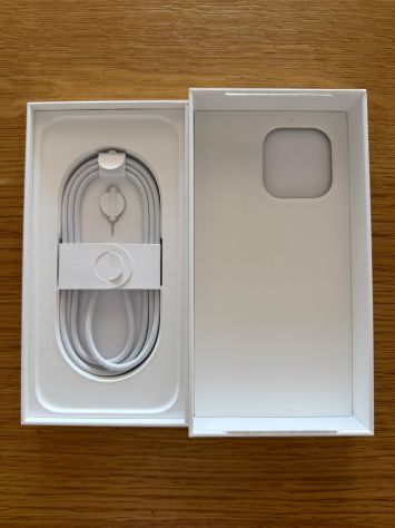 vender-iphone-iphone-16-pro-y-iphone-16-pro-max-apple-segunda-mano-20250912135150-13