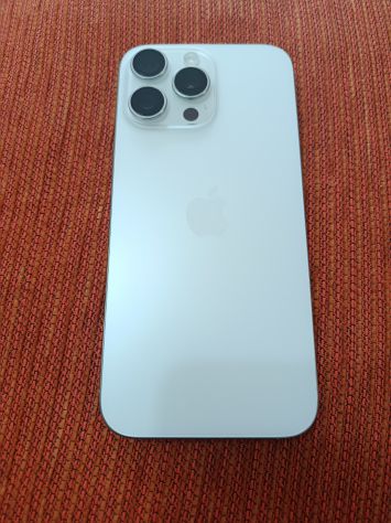 vender-iphone-iphone-16-pro-y-iphone-16-pro-max-apple-segunda-mano-20260803150416-11