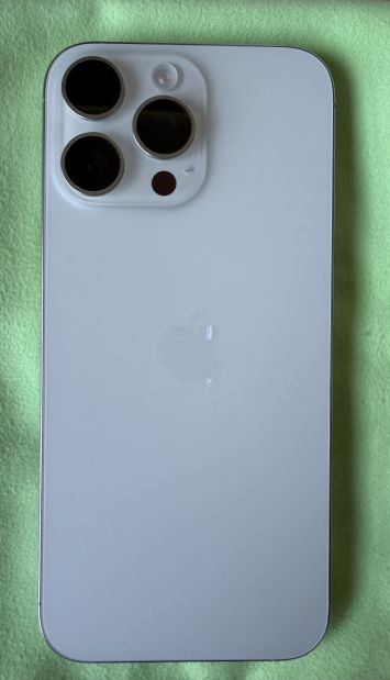 vender-iphone-iphone-16-pro-y-iphone-16-pro-max-apple-segunda-mano-567520251007111613-2