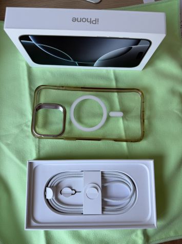 vender-iphone-iphone-16-pro-y-iphone-16-pro-max-apple-segunda-mano-567520251007111613-22