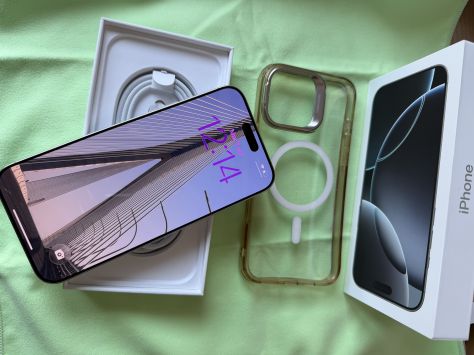 vender-iphone-iphone-16-pro-y-iphone-16-pro-max-apple-segunda-mano-567520251007111613-23