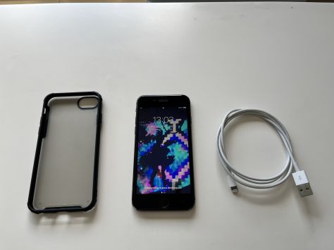 iPhone 8 Space Grey 64GB - Con Accesorios!