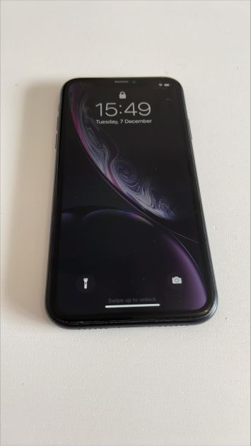 iPhone XR 128GB negro en PERFECTO estado con accesorios originales no estrenados + fundas SP-connect