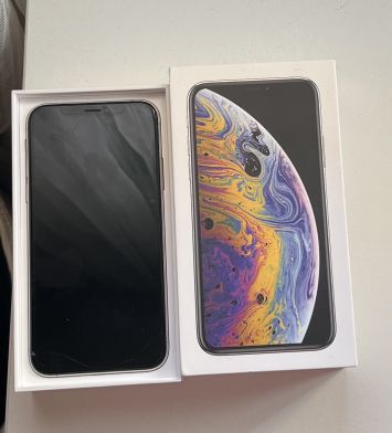 iPhone xs 64gb