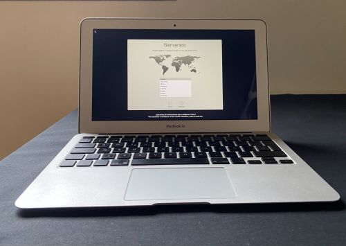 MacBook Air de 11 pulgadas (finales de 2010). 64GB de almacenamiento.