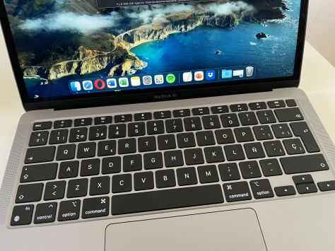 MacBook AIR M1 2020 - 512SSD + Accesorio + Factura