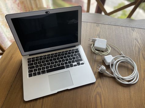 MacBook Air 13 pulgadas 2017 muy buen estado y poco uso