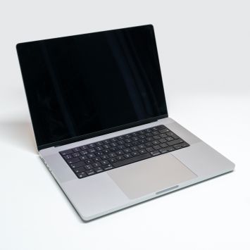MacBook Pro 2021 16” M1 PRO 3,2 16GB RAM 512GB HD