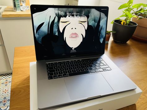 MacBook Pro 16 pulgadas (2019) · 16Gb RAM · 512 Gb 