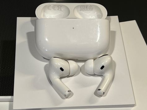 Auriculares Airpods Primera Generación de segunda mano por 28 EUR en  Badajoz en WALLAPOP